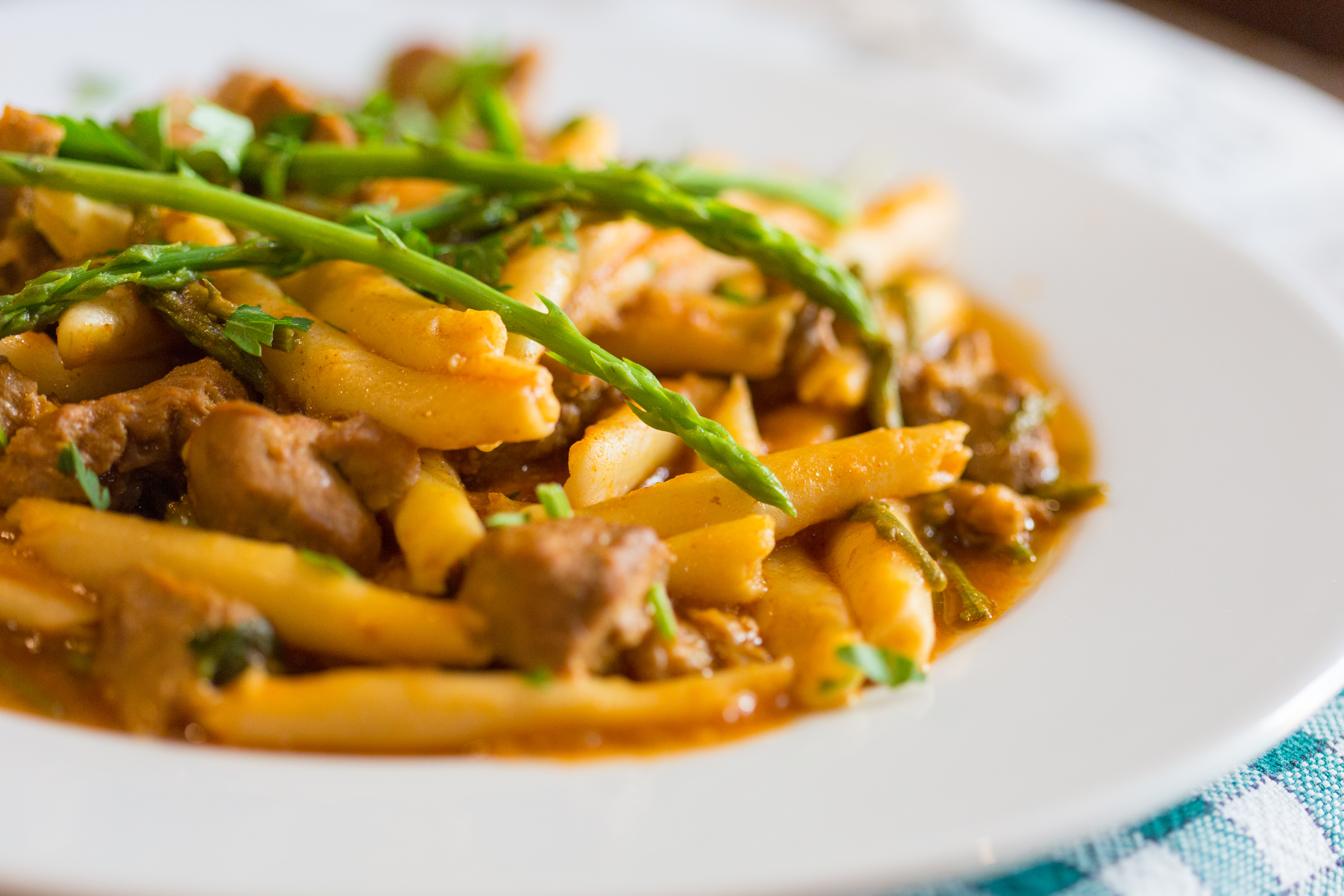 Croatian homemade pasta - Šurlice with asparagus