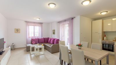 Modern apartment Mike 3 in villa in a quiet area on Krk