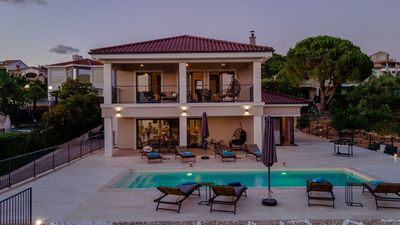 luxury-villa-seven-4.jpg