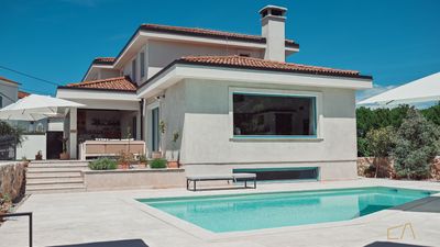 Peaceful Luxury Villa Solea with an outdoor Pool