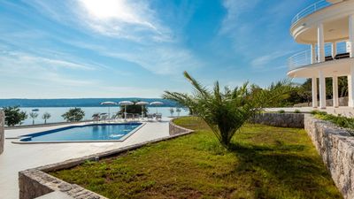 Modern luxury apartment Tunera 3 in a villa by the sea on Krk