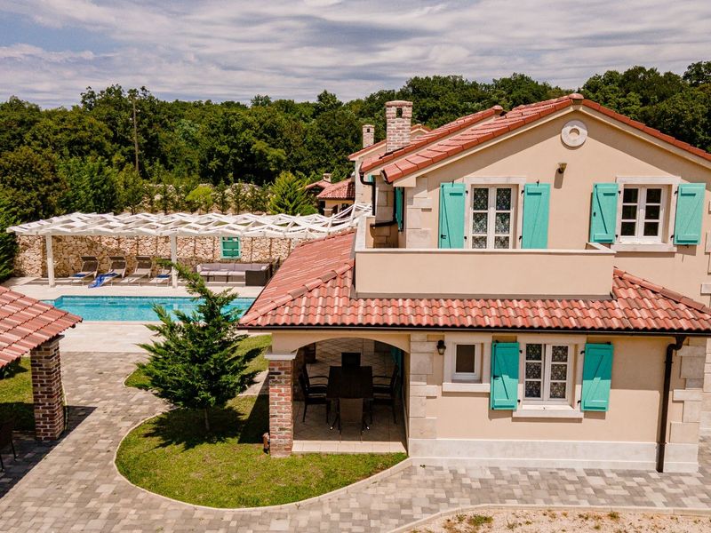 Ruhige Villa Kras mit Pool und großem Garten auf Krk