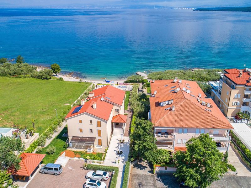 Luxury apartment Malin 3 in the beachfront villa on Krk