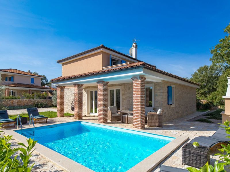 Familienvilla Di mit Pool