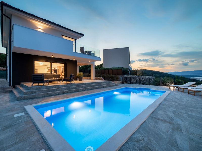 Villa Volare with Stunning Views