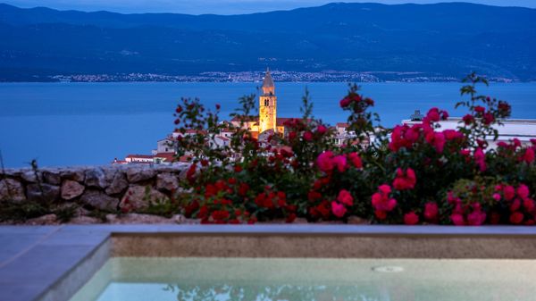 Moderne Villa Maslina mit Panoramablick auf das Meer