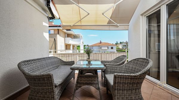 Moderan apartman Balu 16 u vili uz plažu na Krku