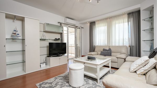 Moderan apartman Balu 16 u vili uz plažu na Krku