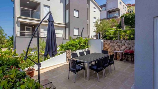 Stilvolle Ferienwohnung Sunflair mit schönem Balkon auf Krk