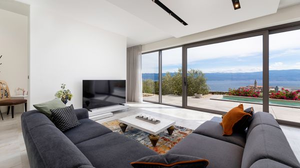 Moderne Villa Maslina mit Panoramablick auf das Meer