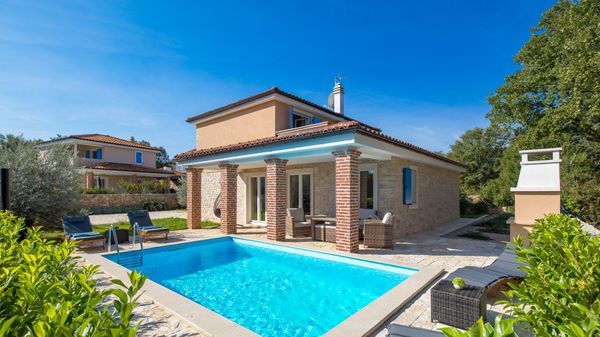 Familienvilla Di mit Pool