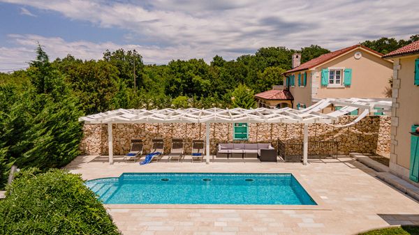 Ruhige Villa Kras mit Pool und großem Garten auf Krk