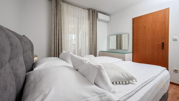 Moderan apartman Balu 16 u vili uz plažu na Krku
