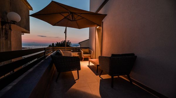Villa Castel Muschio mit Meerblick, Wellnessbereich und Pool auf Krk