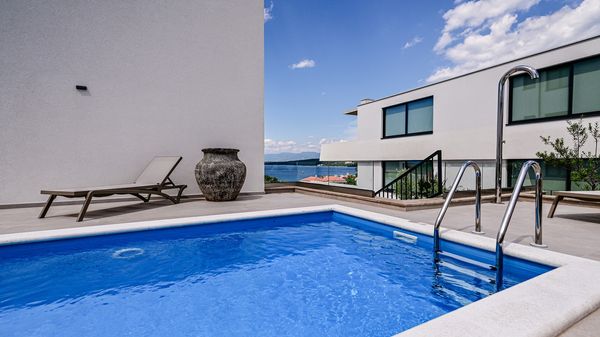 Luxuriöses Apartment Malinska Sky mit privatem Pool