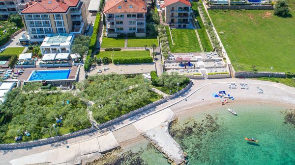 Beachfront Villa Malin apartment 5 surrounded by greenery on Krk