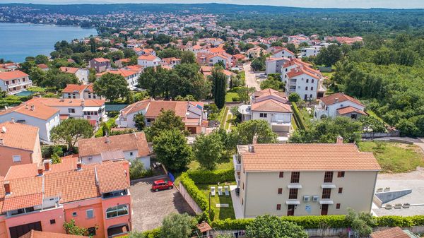 Ferienwohnung Mike 1 in der Villa umgeben von Grün auf Krk