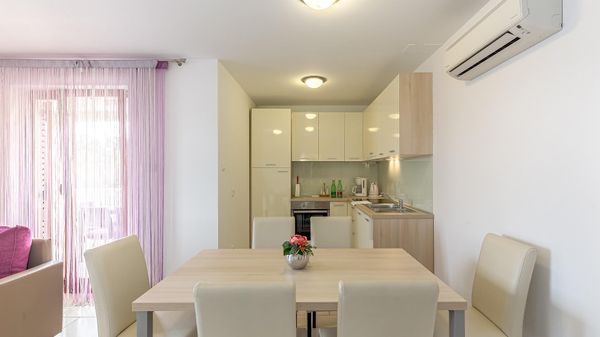 Modern well-lit apartment Mike 5 in villa in a quiet area on Krk