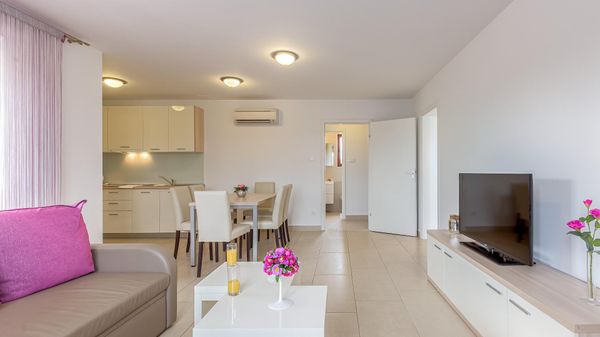 Modern well-lit apartment Mike 5 in villa in a quiet area on Krk