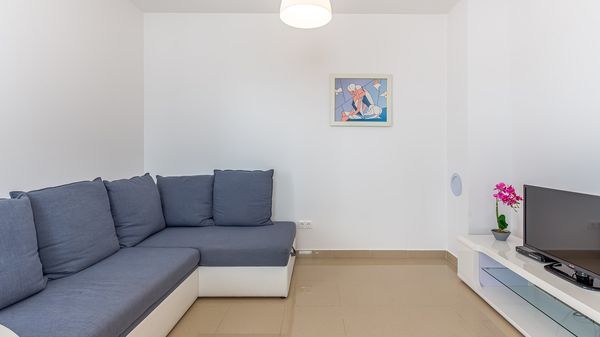 Moderan apartman Rina 1 u vili u mirnom okruženju na Krku