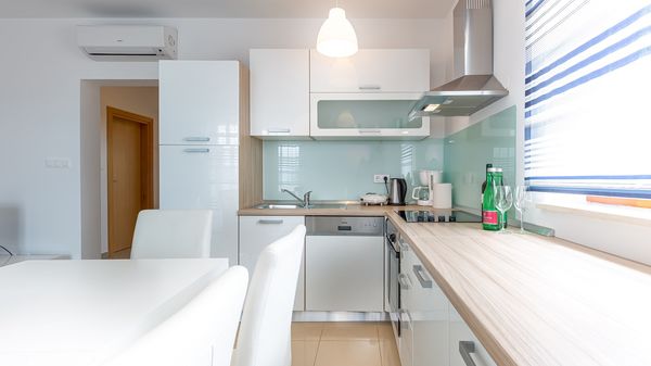 Moderan apartman Rina 1 u vili u mirnom okruženju na Krku