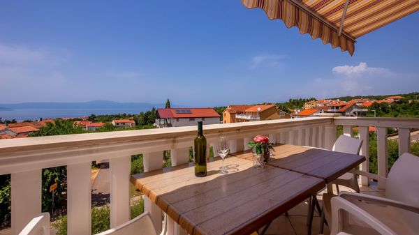 Comfortable apartment Rina 4 in villa in a quiet area on Krk