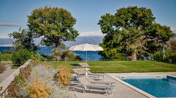 Apartment Blue Sea with sea view and pool