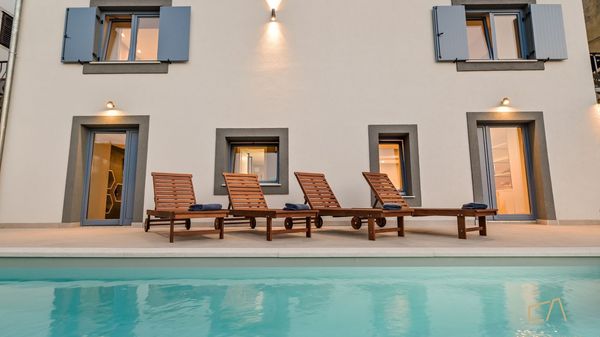 Villa Castel Muschio mit Meerblick, Wellnessbereich und Pool auf Krk