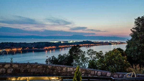 Villa Castel Muschio mit Meerblick, Wellnessbereich und Pool auf Krk