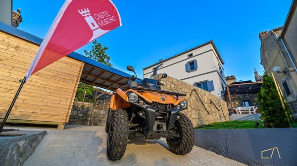 Villa Castel Muschio mit Meerblick, Wellnessbereich und Pool auf Krk