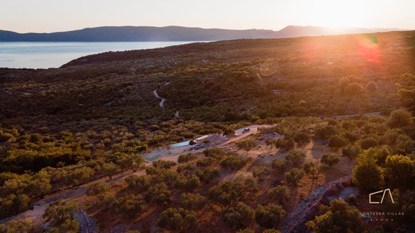 Stone villa Heritage House Jure with a pool and a great sea view on Krk