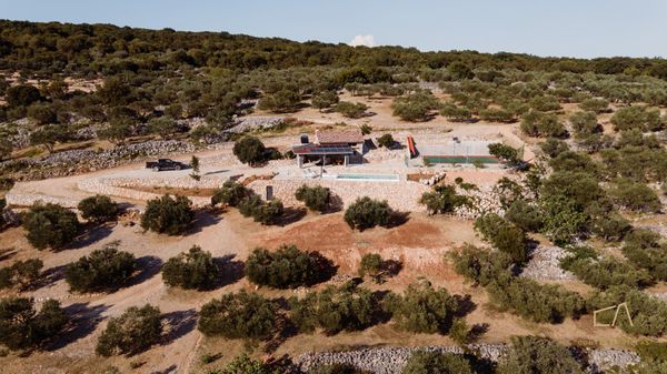 Steinvilla Heritage House Jure mit Pool und Meerblick auf Krk