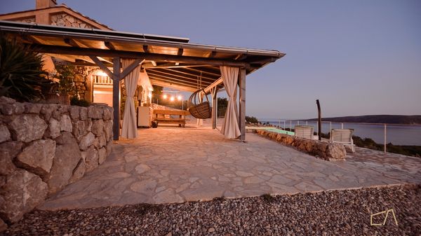 Steinvilla Heritage House Jure mit Pool und Meerblick auf Krk