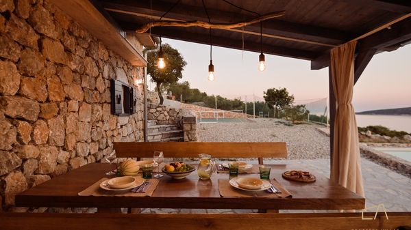 Steinvilla Heritage House Jure mit Pool und Meerblick auf Krk