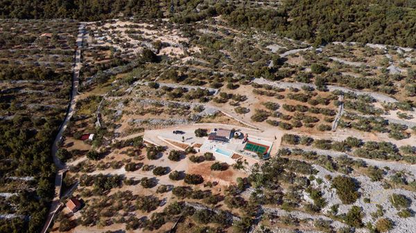 Steinvilla Heritage House Jure mit Pool und Meerblick auf Krk