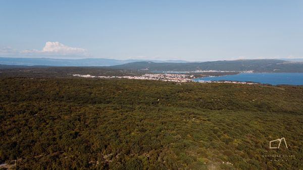 Stone villa Heritage House Jure with a pool and a great sea view on Krk