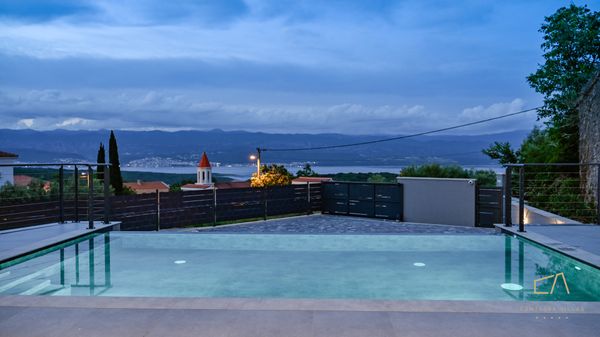 Luxuriöse Villa Brajdini mit Panoramablick auf das Meer