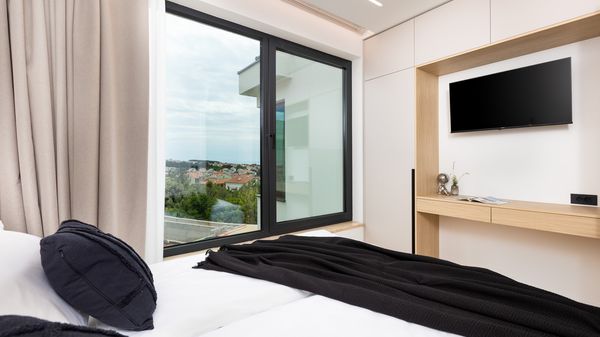 Luxury Villa 45° – Modern Escape in Perfect Balance  