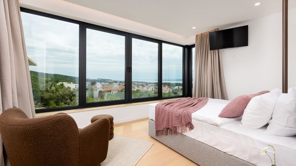Luxury Villa 45° – Modern Escape in Perfect Balance  