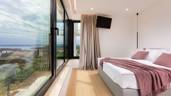 Luxury Villa 45° – Modern Escape in Perfect Balance  