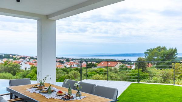 Luxury Villa 45° – Modern Escape in Perfect Balance  