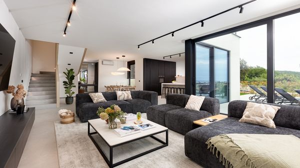 Luxury Villa 45° – Modern Escape in Perfect Balance  