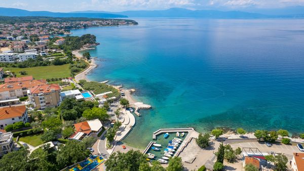 Stilvolle Villa Metra Maris2 mit Meerblick und Pool auf Krk