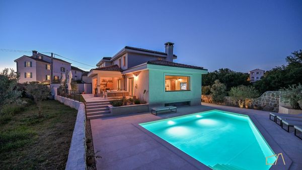 Peaceful Luxury Villa Solea with an outdoor Pool