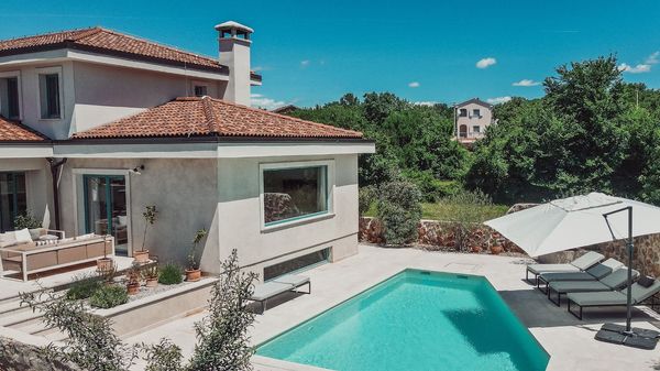 Peaceful Luxury Villa Solea with an outdoor Pool