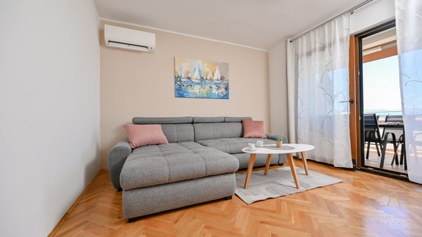 Modern Apartment Ana