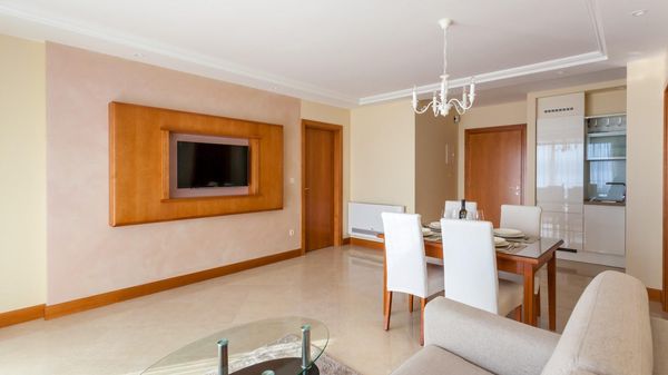 Elegantan luksuzni apartman Tunera 2 u vili s bazenom na Krku