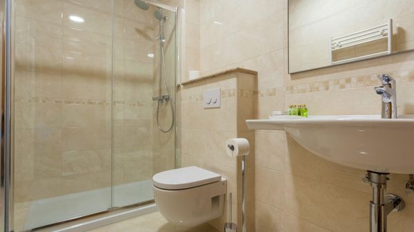 Elegantan luksuzni apartman Tunera 2 u vili s bazenom na Krku