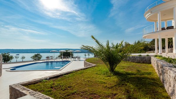 Moderne Luxus-Ferienwohnung Tunera 3 in der Villa am Meer auf Krk