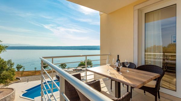 Lovely luxury apartment Tunera 4 in a beachfront villa on Krk